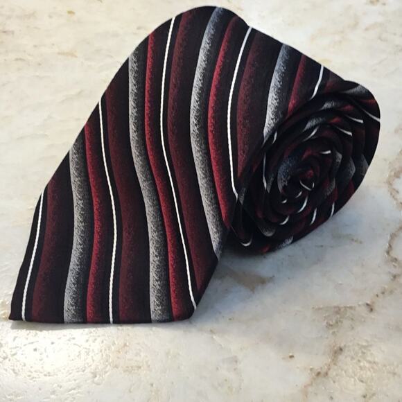 PIERRE CARDIN SILK TIE - Picture 8 of 9